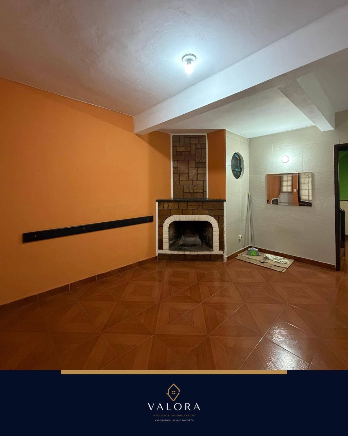 Casa de 2 pisos con ascensor