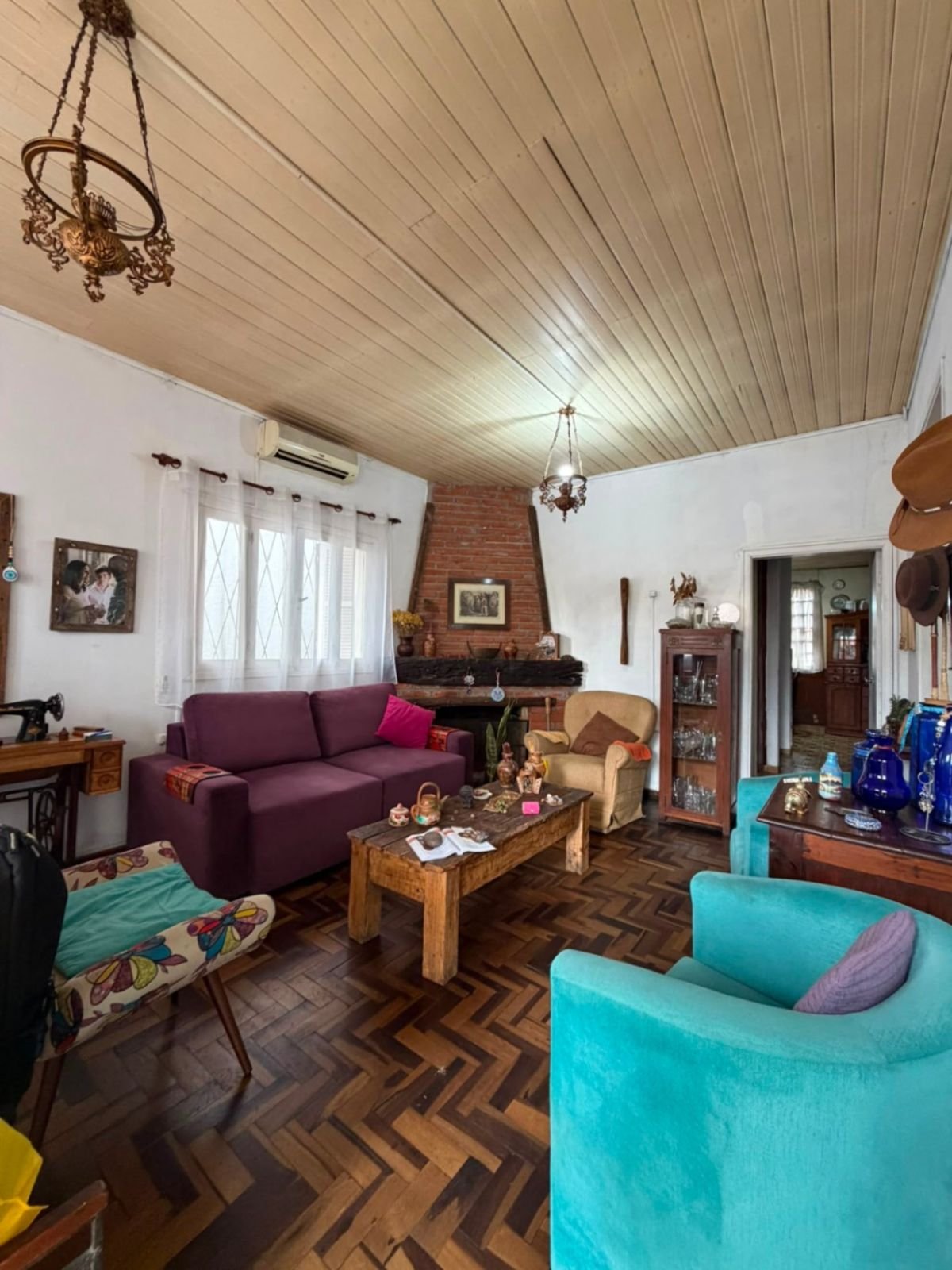 Casa de 3 Dormitorios, en zona residencial centrica.