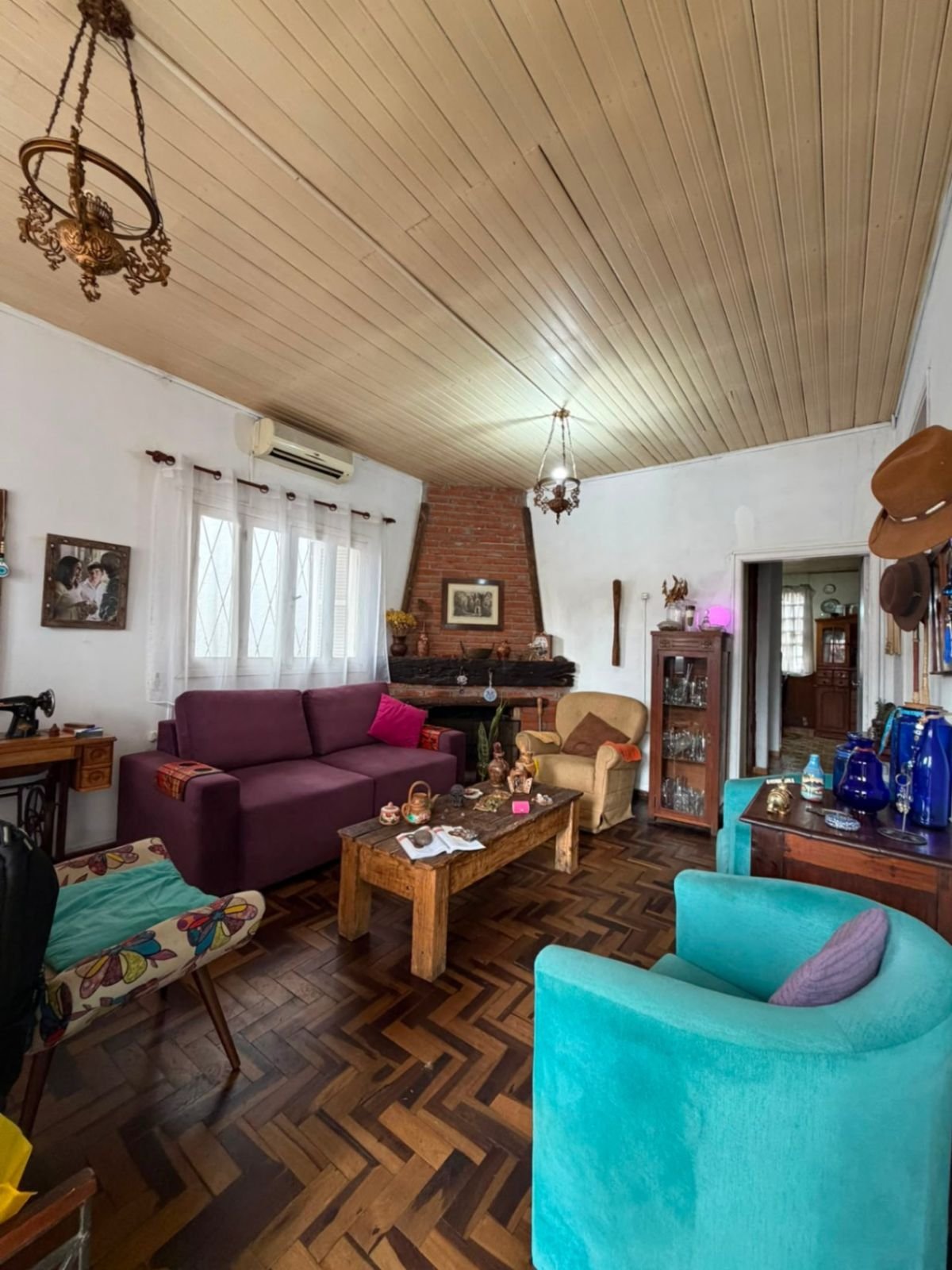 Casa de 3 Dormitorios, en zona residencial centrica.